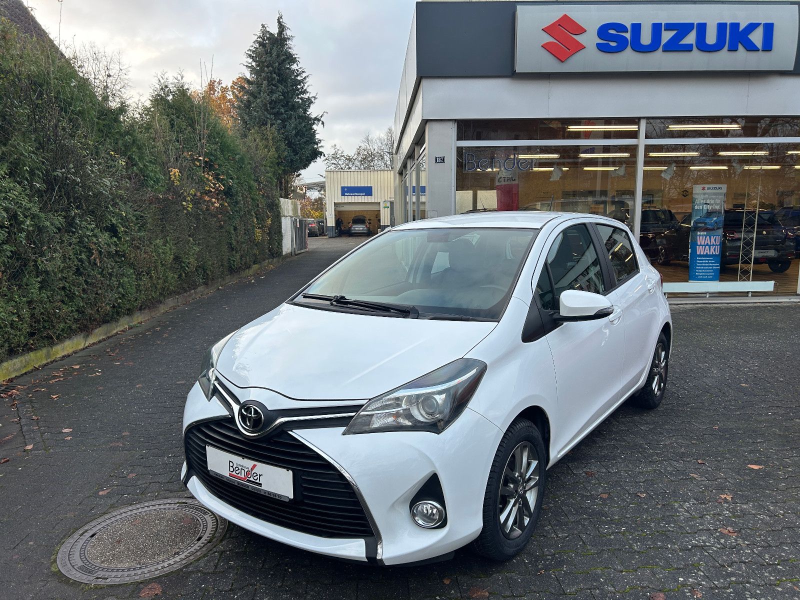 TOYOTA Yaris