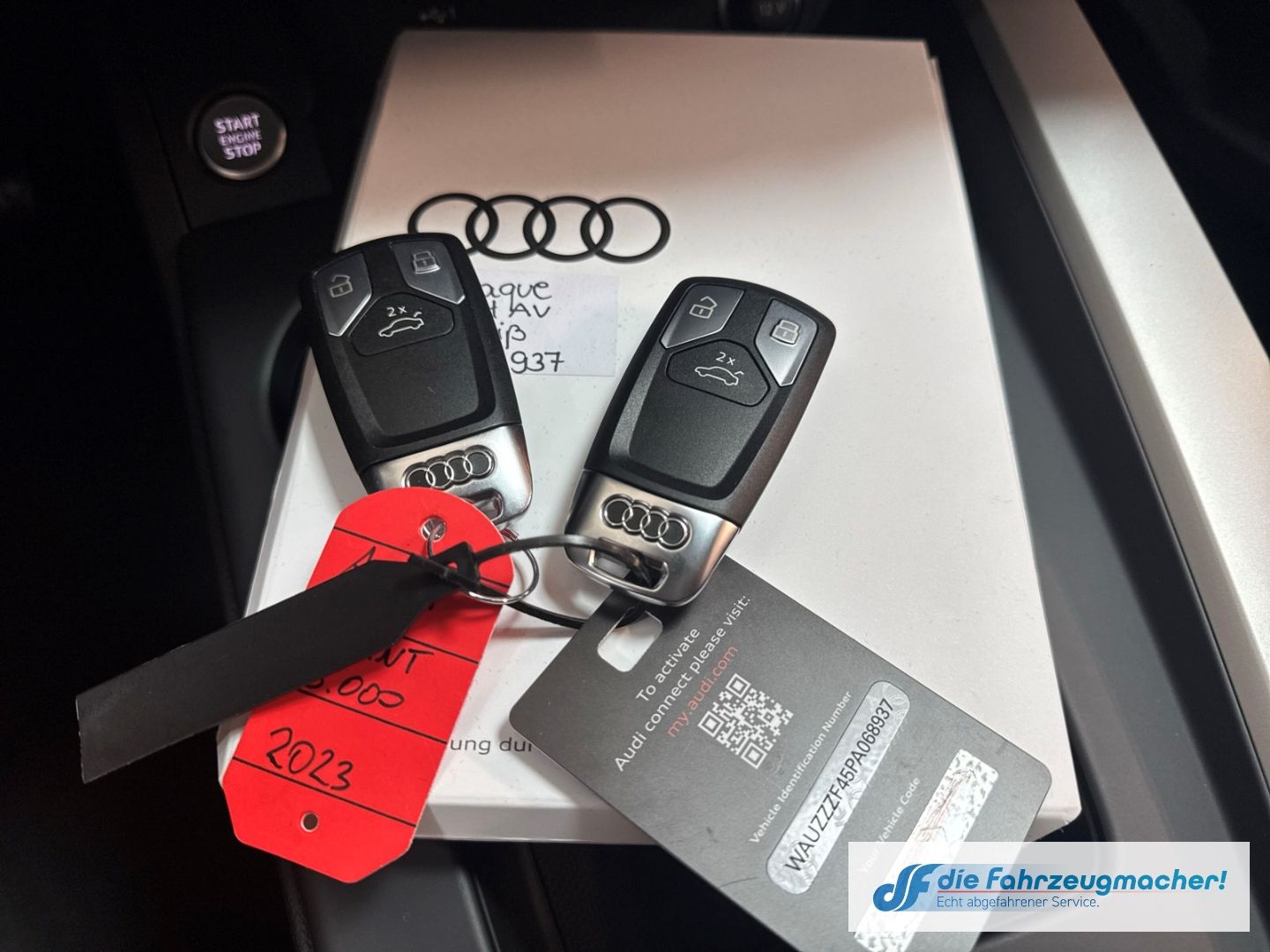 Fahrzeugabbildung Audi A4 Avant 40 TFSI advanced HUD Navi Soundsystem L