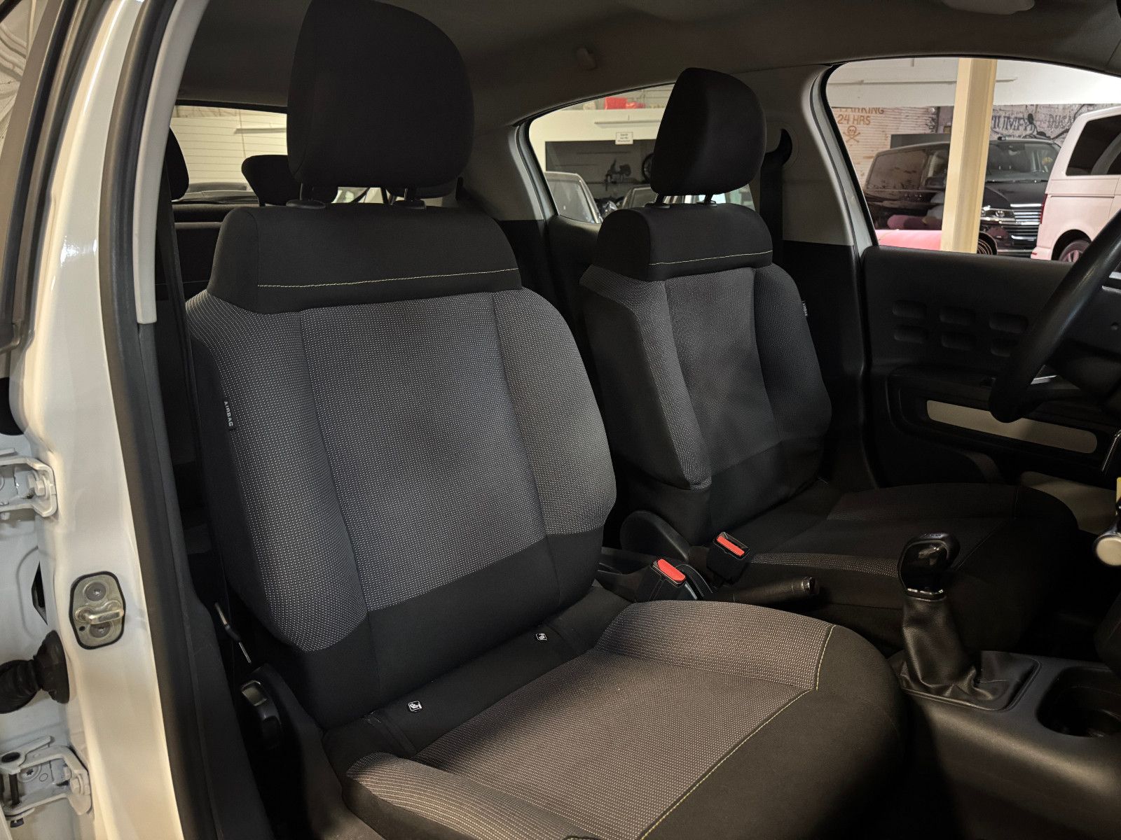 Fahrzeugabbildung Citroën C3 1.6 HDI FEEL COLOR STYLE PAKET NAVI LED VOLL