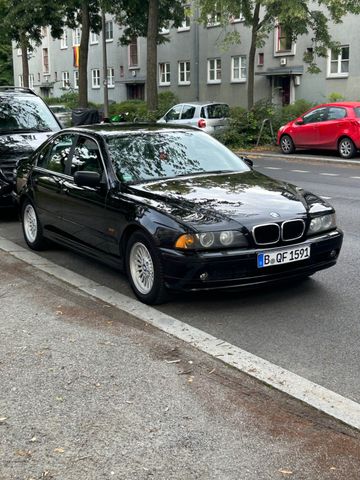 BMW 520i -