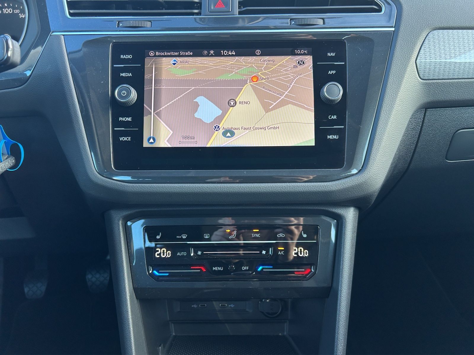 Fahrzeugabbildung Volkswagen Tiguan TSI Life LED ACC SH LRHzg PDC 18" WeConne