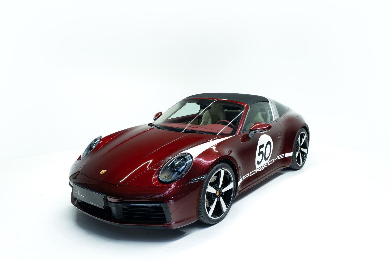 PORSCHE 992 Targa 4S *HERITAGE DESIGN EDITION*