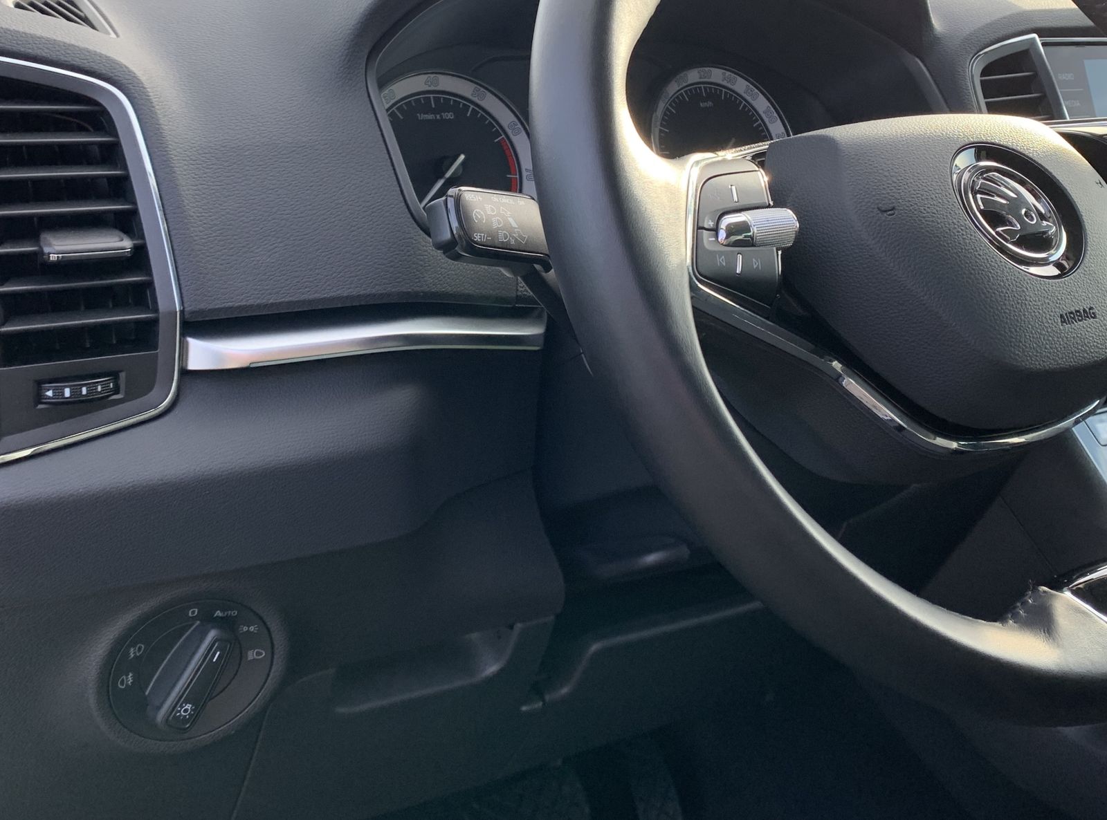 Fahrzeugabbildung SKODA Karoq 1.5 TSI*Drive125*Skoda Anschlussgarantie*