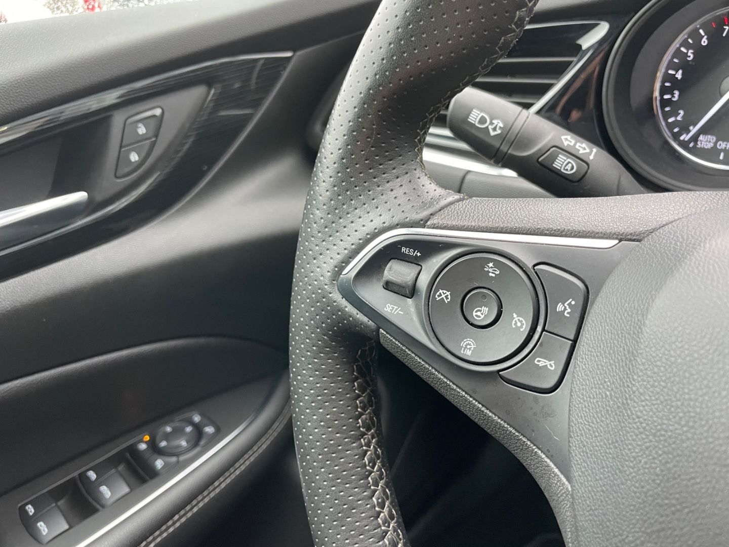 Fahrzeugabbildung Opel Insignia B Sports Tourer INNOVATION LED Navi