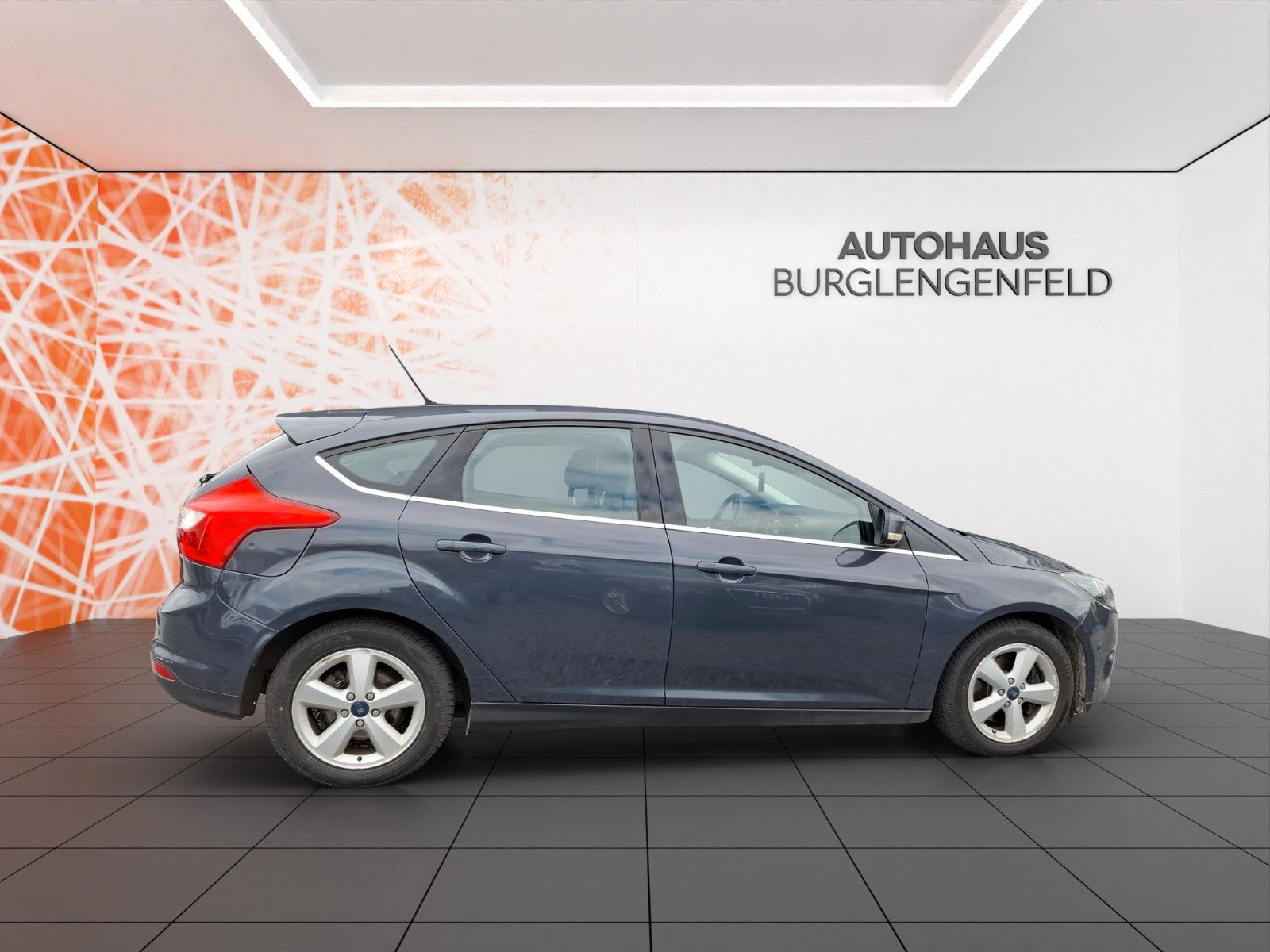 Fahrzeugabbildung Ford Focus Lim. Titanium ! PDC ! SHZ !