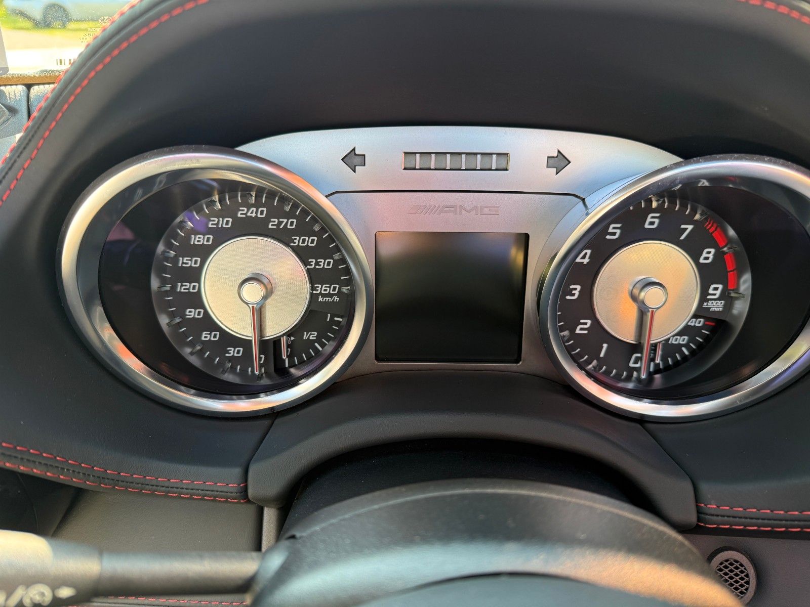 Fahrzeugabbildung Mercedes-Benz SLS AMG 6.2 V8 Roadster GT