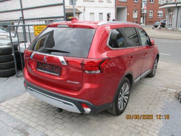 Mitsubishi Outlander - 4