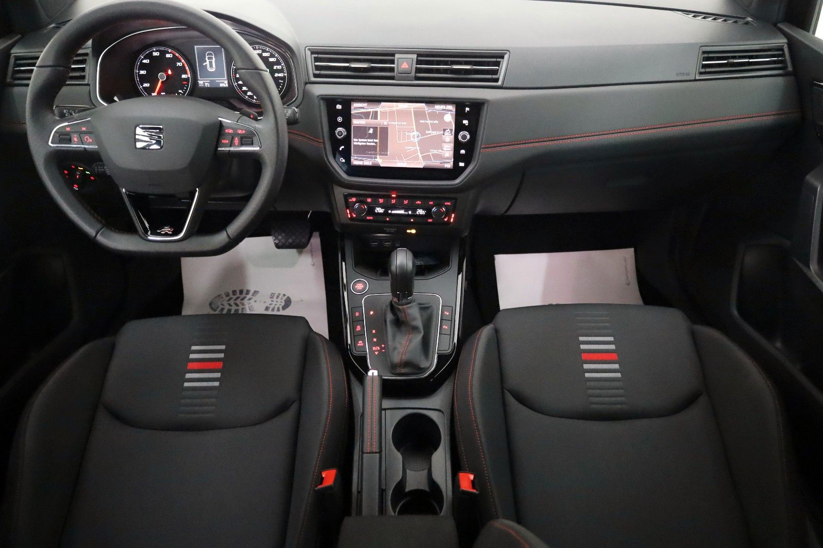 Fahrzeugabbildung SEAT Arona FR Navi,LED,Kamera,ACC,SH,SR+WR