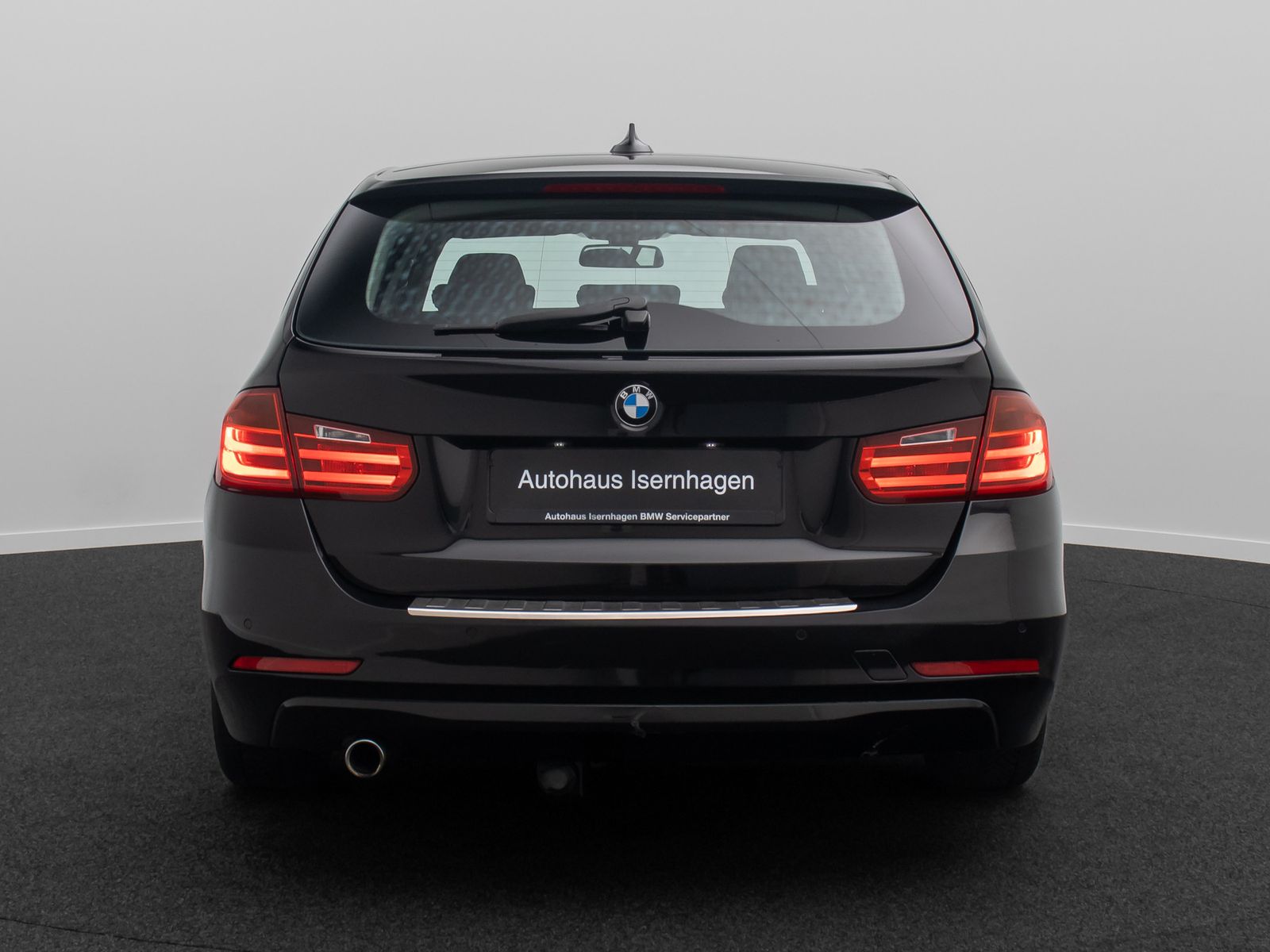 Fahrzeugabbildung BMW 320d PDC Panorama NaviBusiness KlimaAut Regensen
