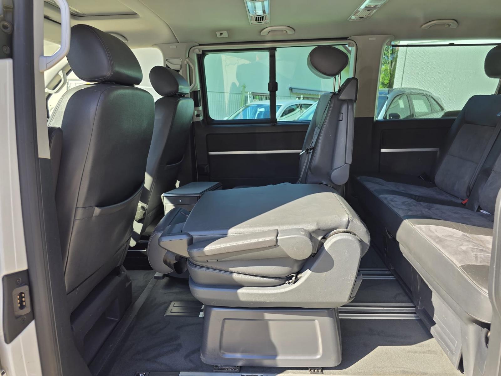 Volkswagen T5 Transporter Bus Multivan Edition 25