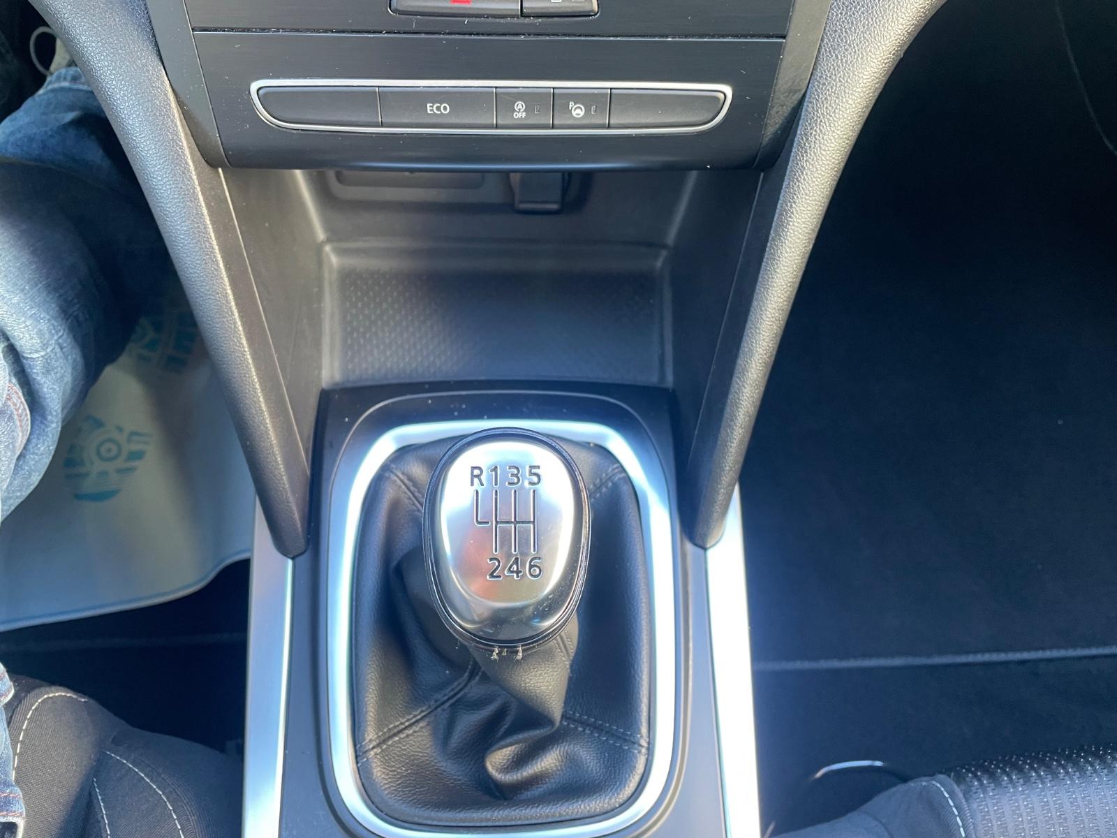 Renault Megane IV 1,3 Limo/Navi/Klima/Kamera/LED/PDC