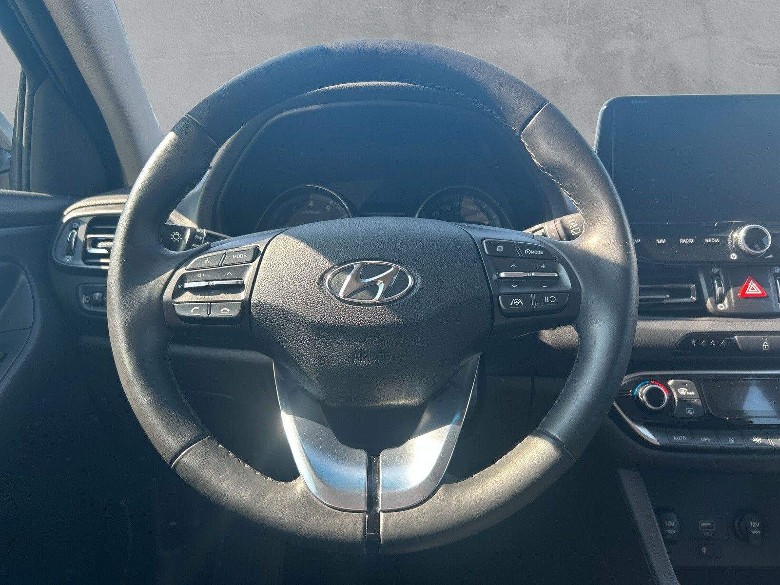 Hyundai i30 1,0L T-GDI Trend MHEV Klima-Auto*Navi*RFK foto 14