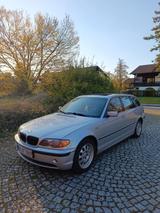 BMW 320 touring Schiebedach selten Schwarzer Himmel  - BMW 320 aus 2002: Kombi