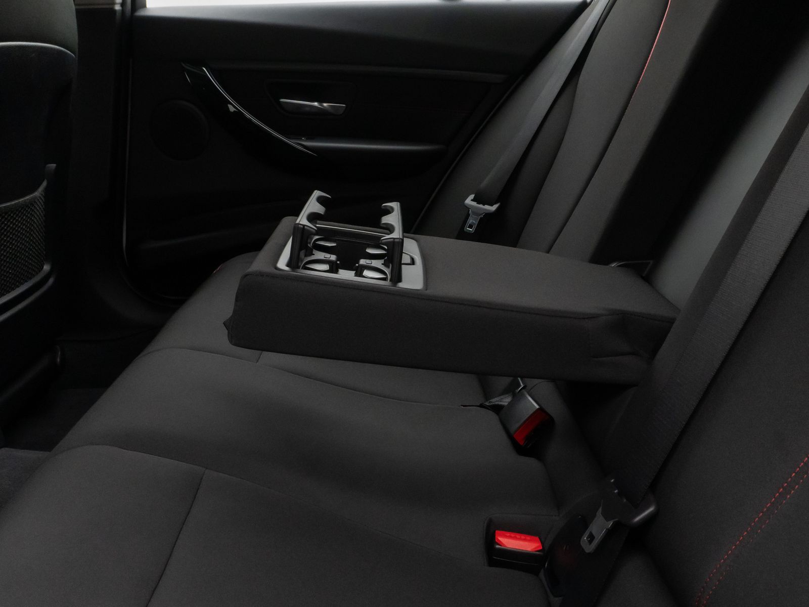 Fahrzeugabbildung BMW 320d Sport Line Xenon NaviPro HUD PDC FernlichtA