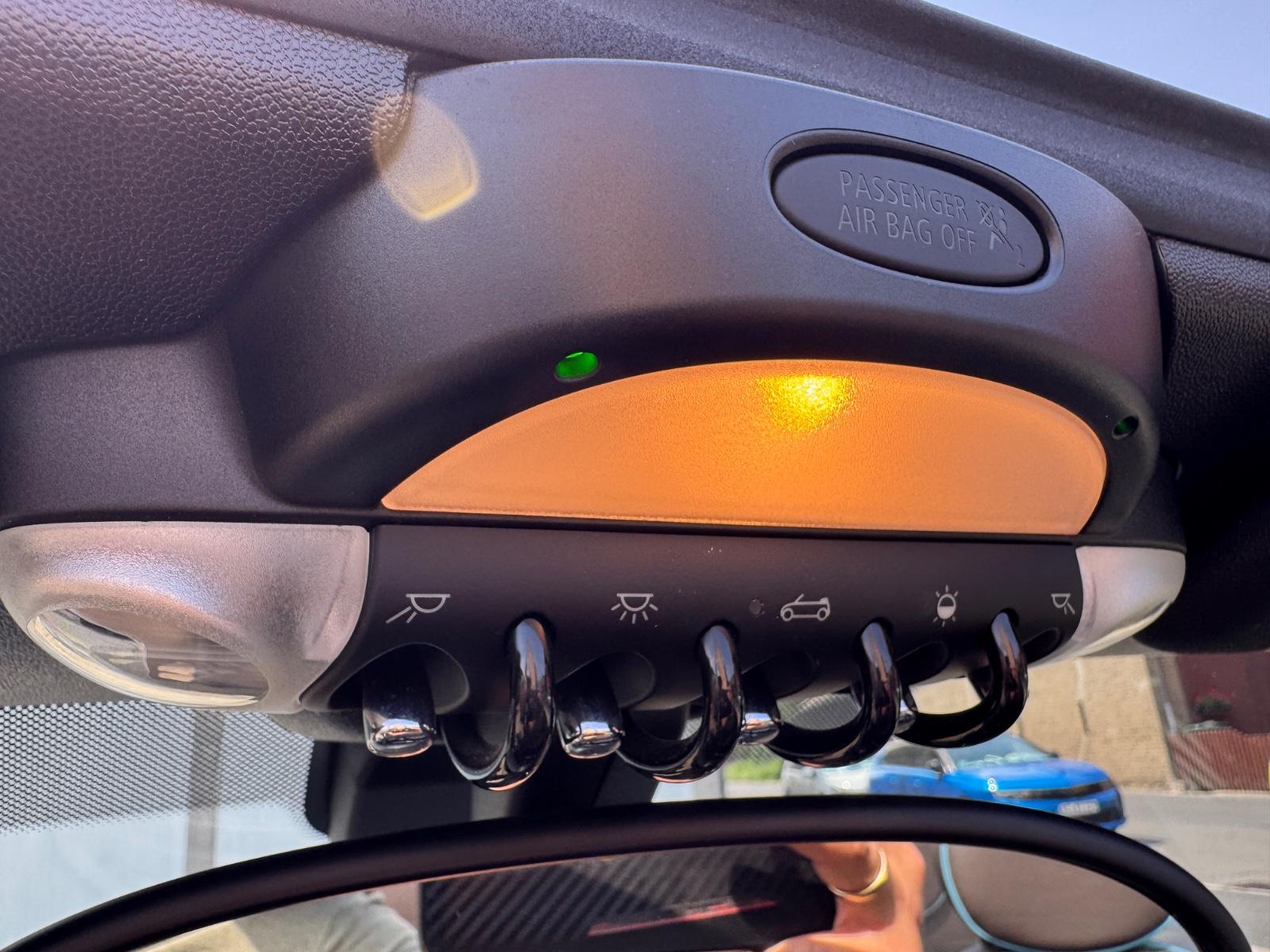 MINI Cooper S Cabrio Highgate Leder Bi-Xenon PDC Temp