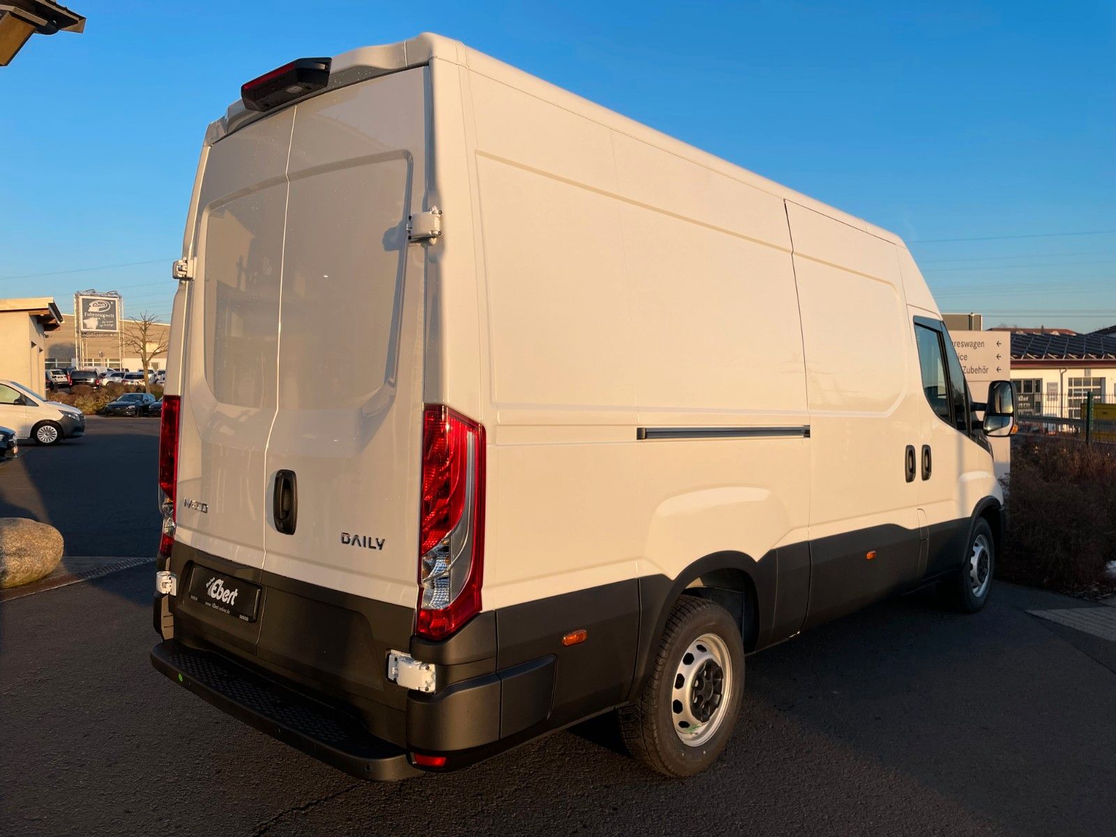 Fahrzeugabbildung Iveco Daily 35S18 HA8 3.0L *R3.520mm*Automatik*Kamera*