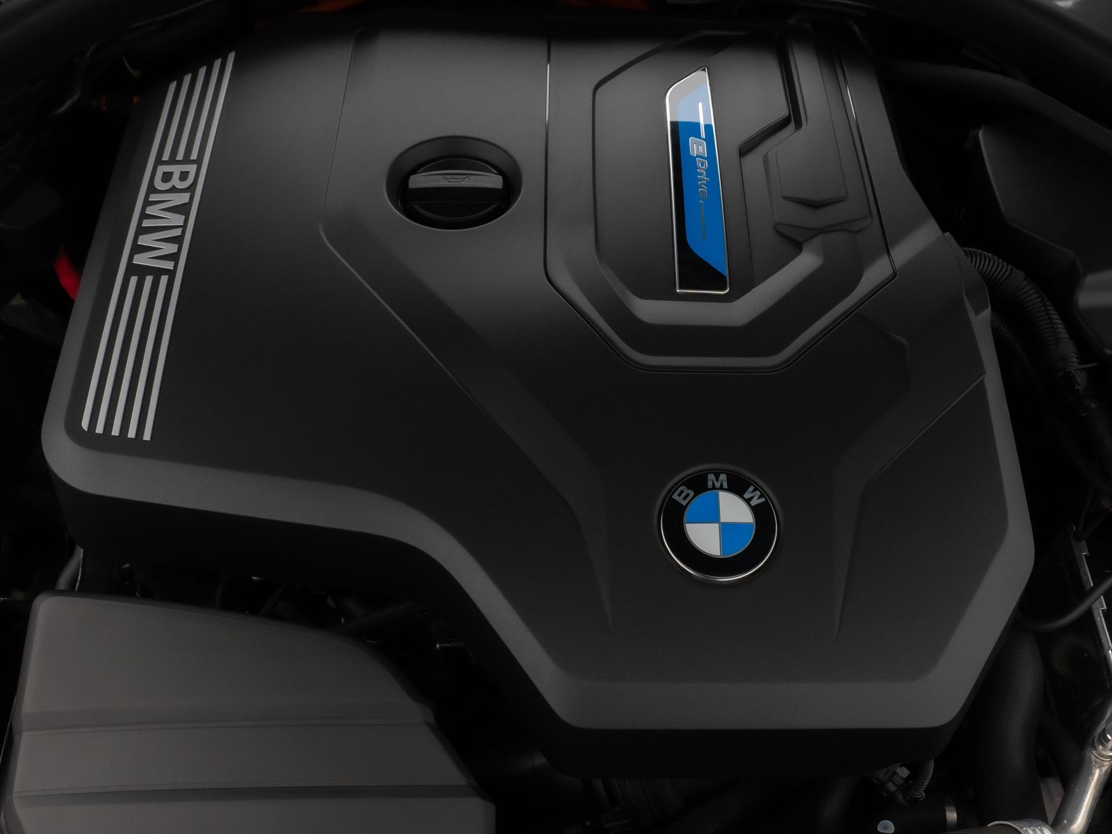 Fahrzeugabbildung BMW 330e xD M Sport Pro Panorama Kamera HUD DAB H/K