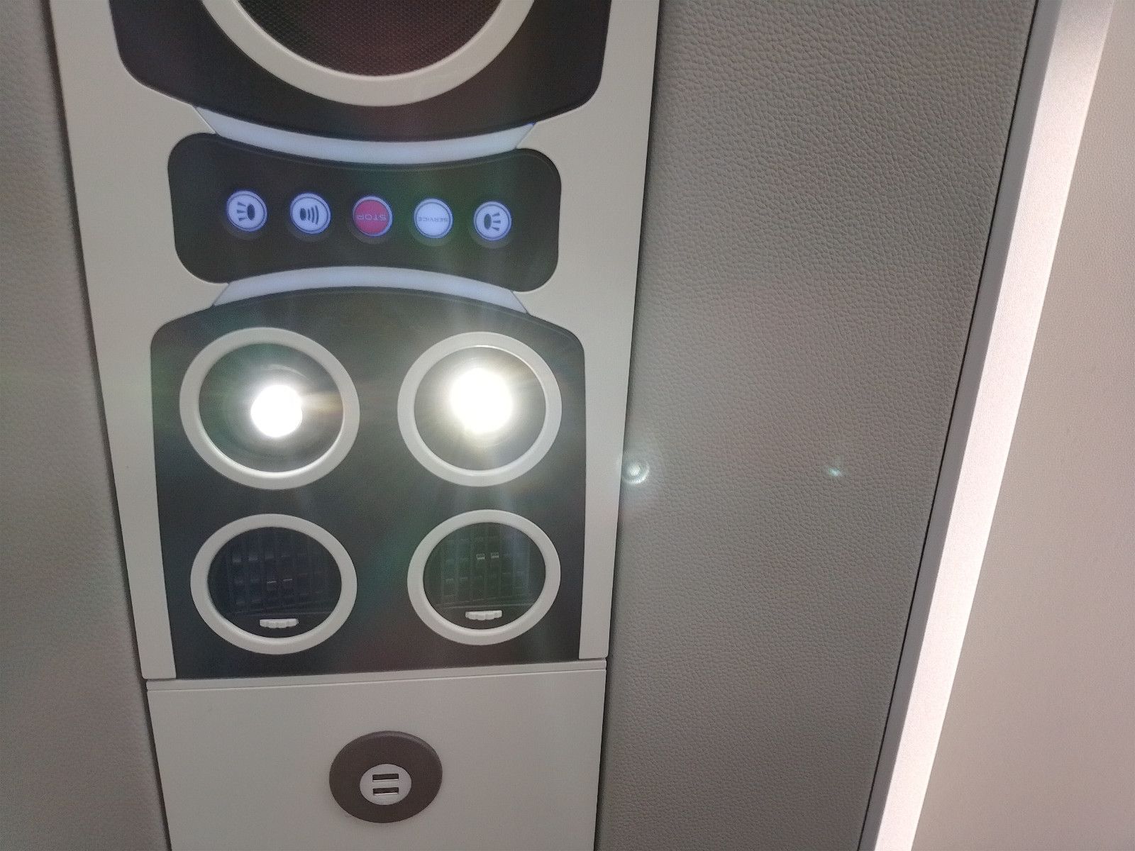 VANHOOL  2019 - Image 27 of 50