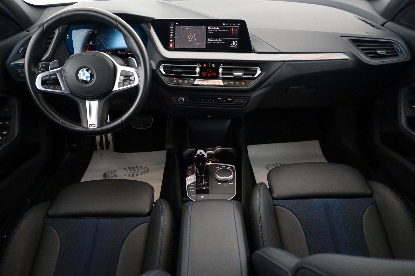 Fahrzeugabbildung BMW 120 i M Sport, T.Leder,Navi,LED,SH,Kamera,+WR