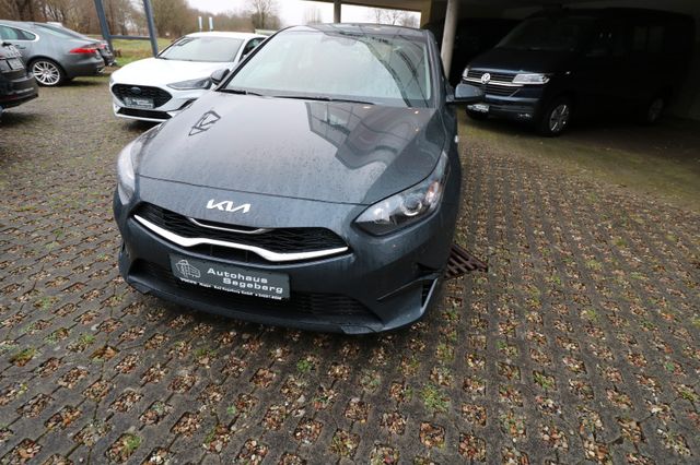 Kia KIA Ceed III 1.5 T-GDI DCT Alu Rückfahrkamera