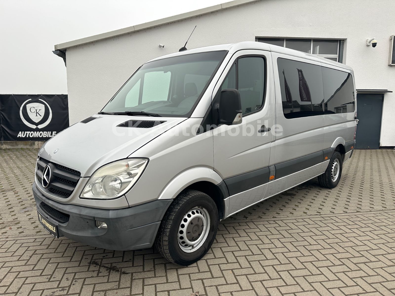 Fahrzeugabbildung Mercedes-Benz Sprinter II Kombi 315 CDI/9 Sitze/Klima/Tempomat