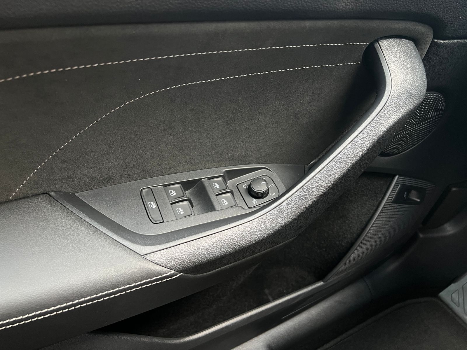 Fahrzeugabbildung SKODA Kodiaq Sportline 2.0 TDI DSG 4x4 *AHK,Pano,Stand