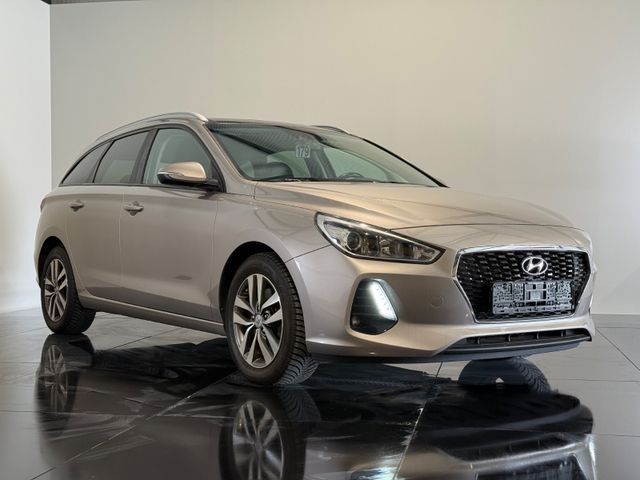Hyundai i30 cw Family+*Panorama*Navi*Kamera*PDC