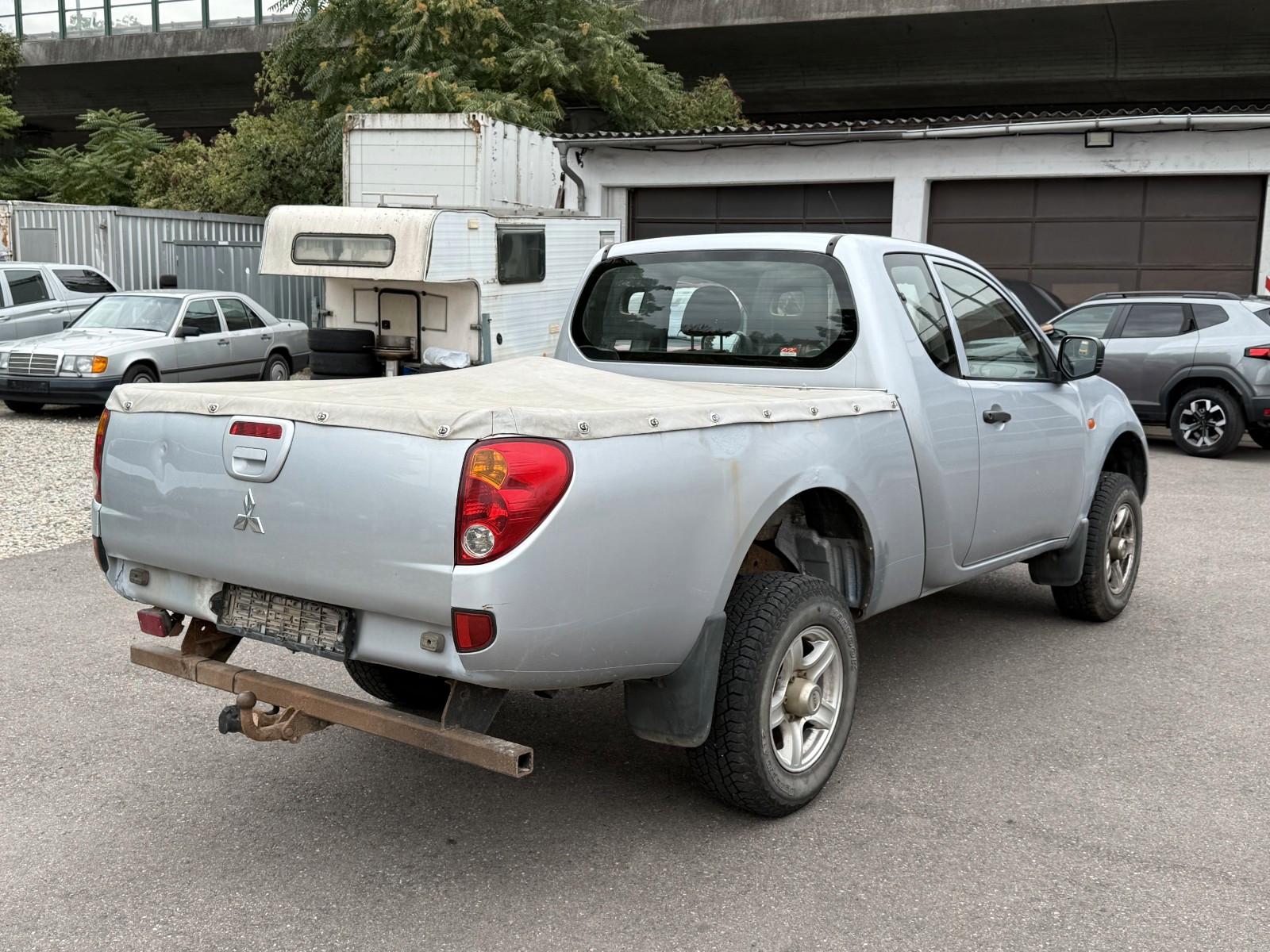 Mitsubishi L200 2.5D Invite ClubCab 4WD AHK Klima Tüv 08.27