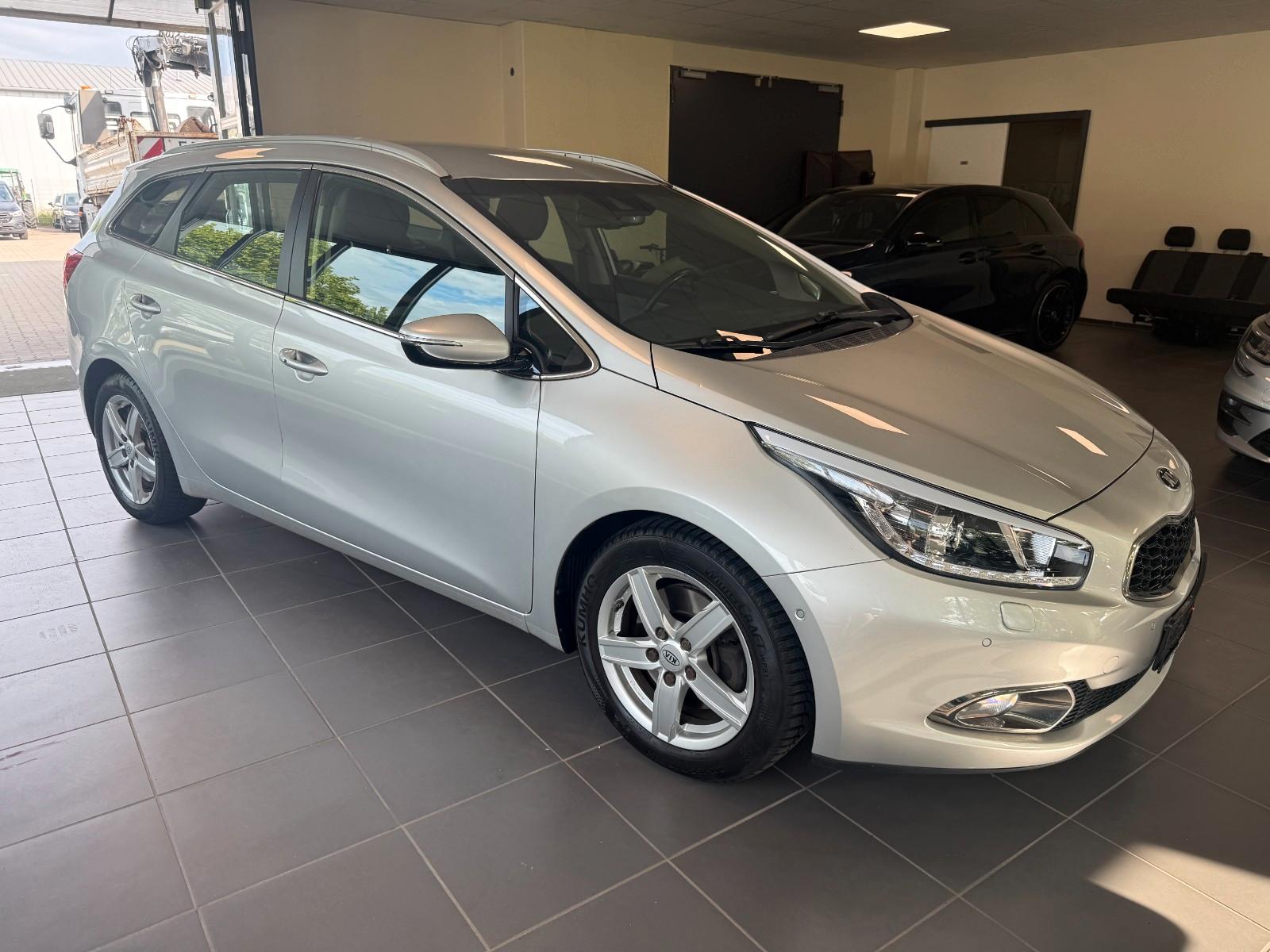 Kia Ceed Sportswagon Spirit Behindertenger. Handgas