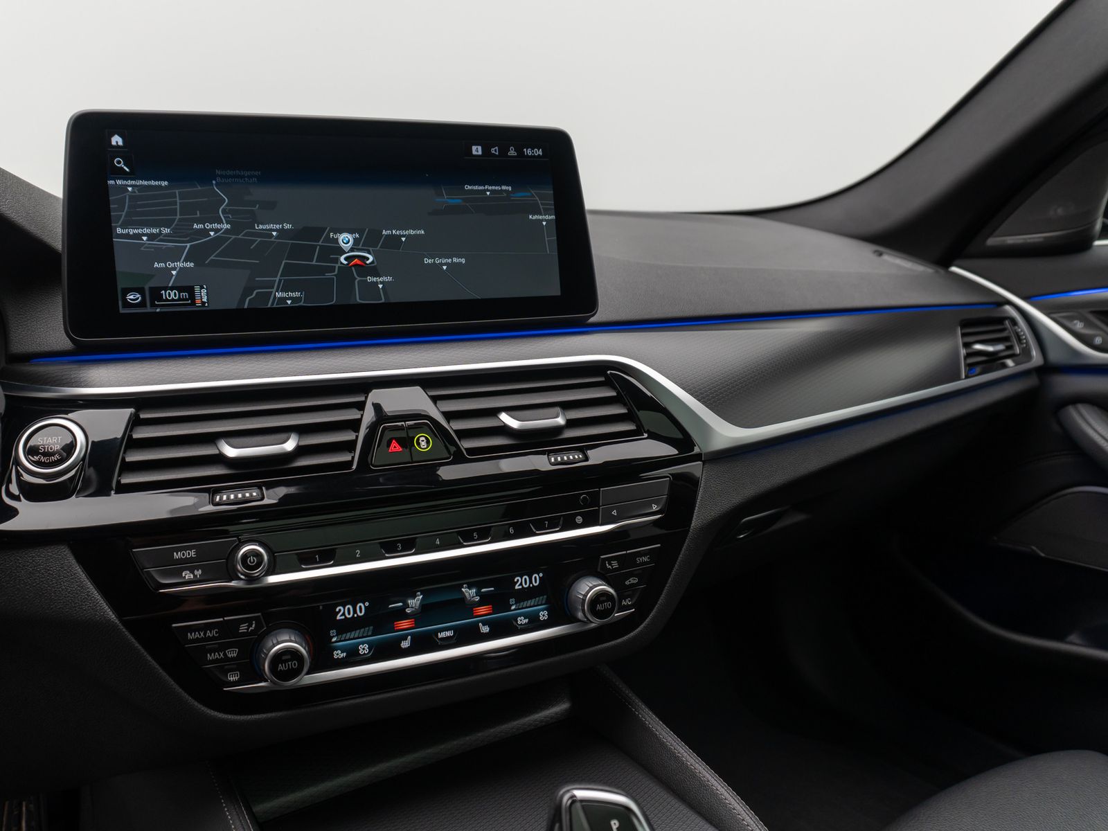 Fahrzeugabbildung BMW 520d xD M Sport Panorama Kamera DAB H/K Alarm