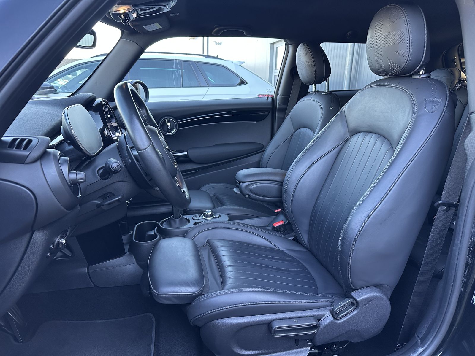 Fahrzeugabbildung MINI John Cooper Works NAV+LED+KAMERA+DIGDISPLAY+ACC
