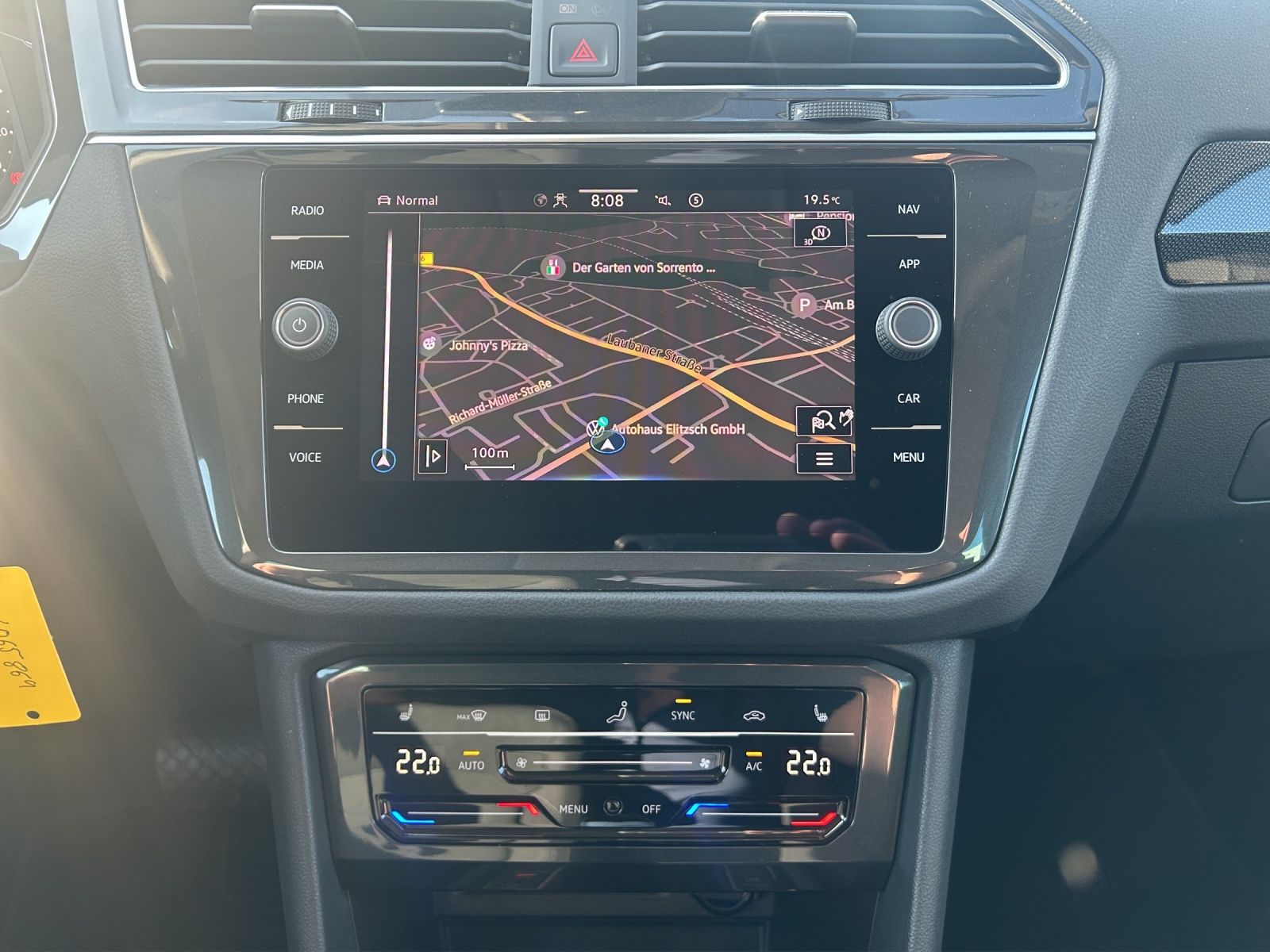 Fahrzeugabbildung Volkswagen Tiguan Elegance TDI 4M IQ.Light Navi ACC RFK SHZ