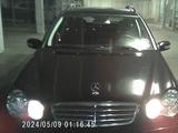 Mercedes-Benz C 200 KOMPRESSOR T CLASSIC Classic - Mercedes-Benz C 200: Kombi, Kompressor