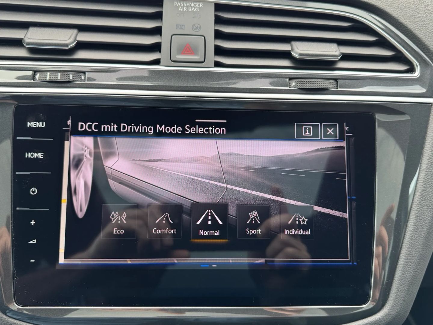 Tiguan 2.0 TDI 4MOTION R-LINE *AHK*DCC*PANO*