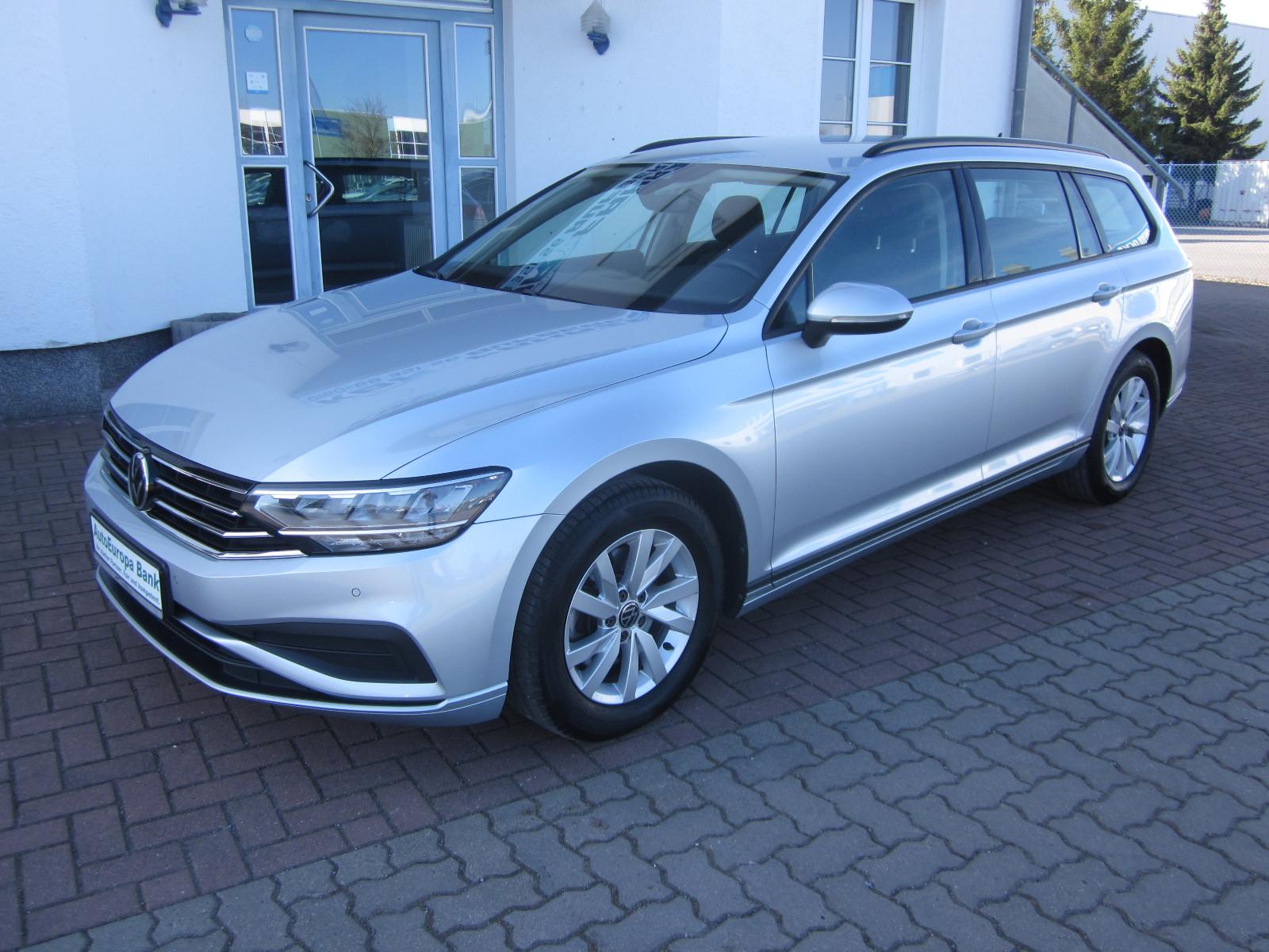 Volkswagen Passat Variant+KAMERA+SHZ+NAVI+8 x Bereift+PDC
