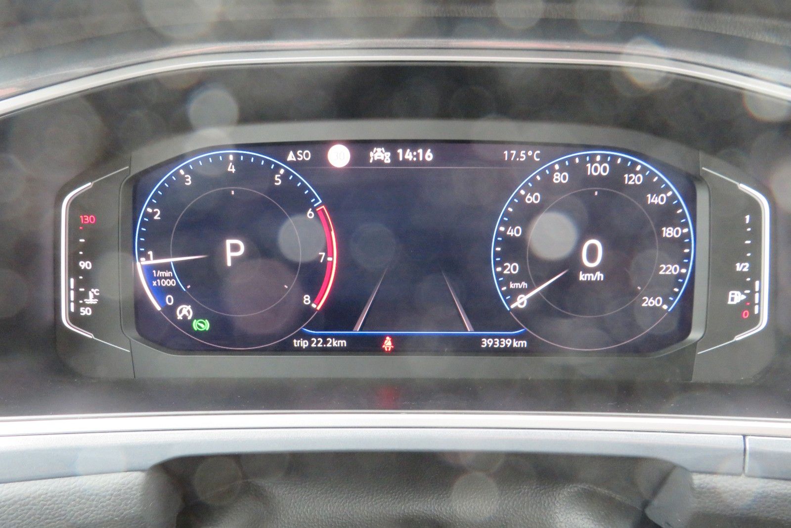 Fahrzeugabbildung Volkswagen T-Roc Style ACC APP MASSAGE SITZH. 17`KAMERA 1.H