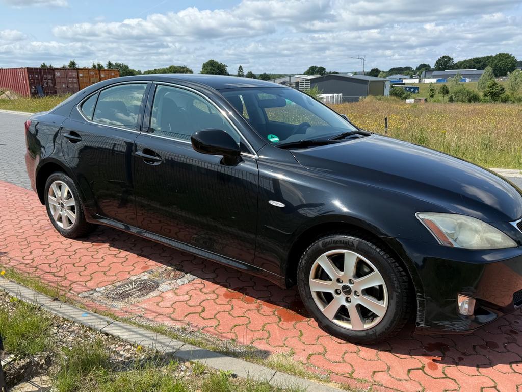 Lexus IS 220