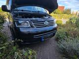 Volkswagen T5 California - schwarze Volkswagen T5 California