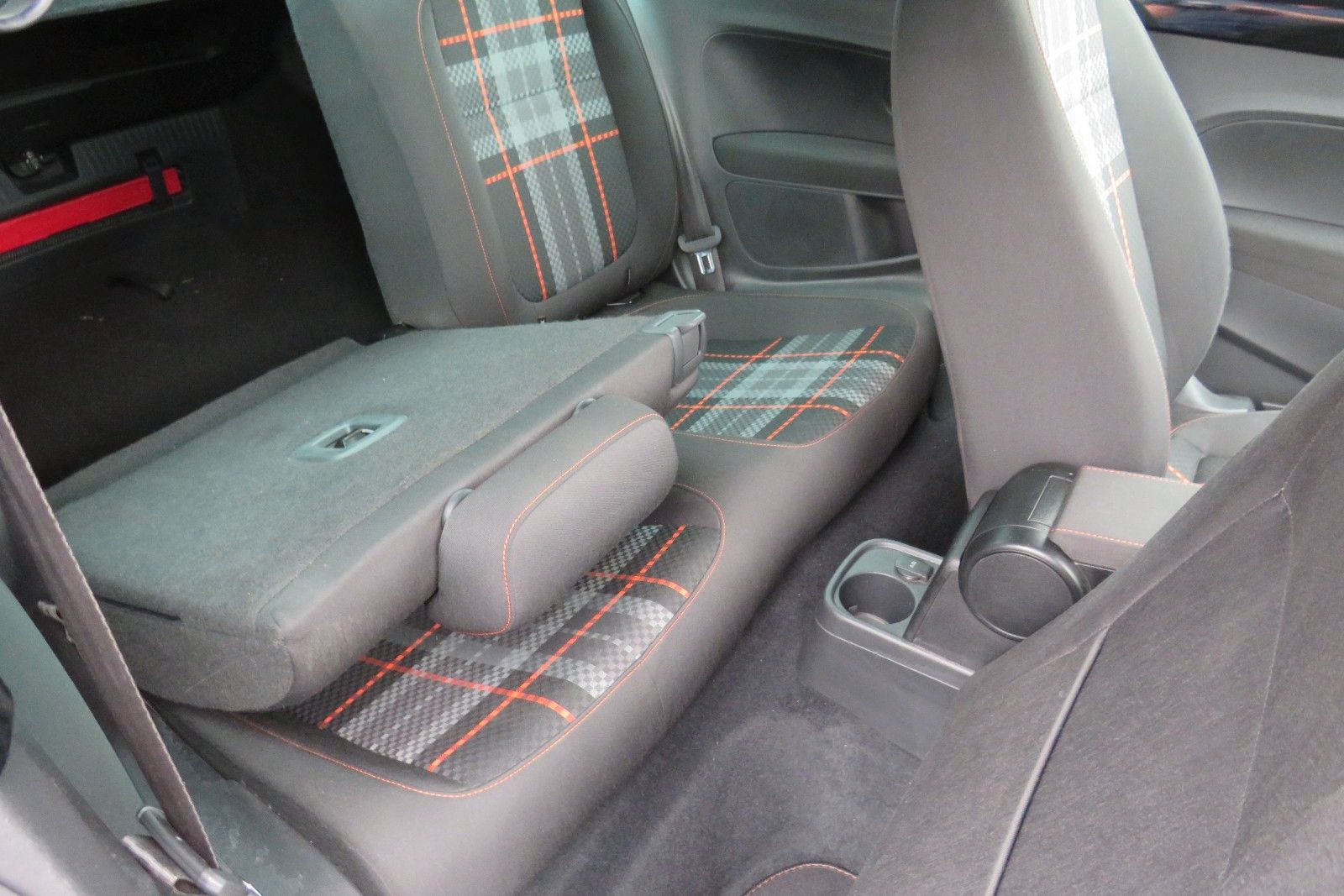 Fahrzeugabbildung Volkswagen Beetle Lim. Club XENON NAVI APP-CONNECT PDC 18`
