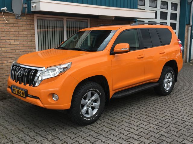 Toyota  Land Cruiser, 3.0 D-4D-F VX Window Van 4WD