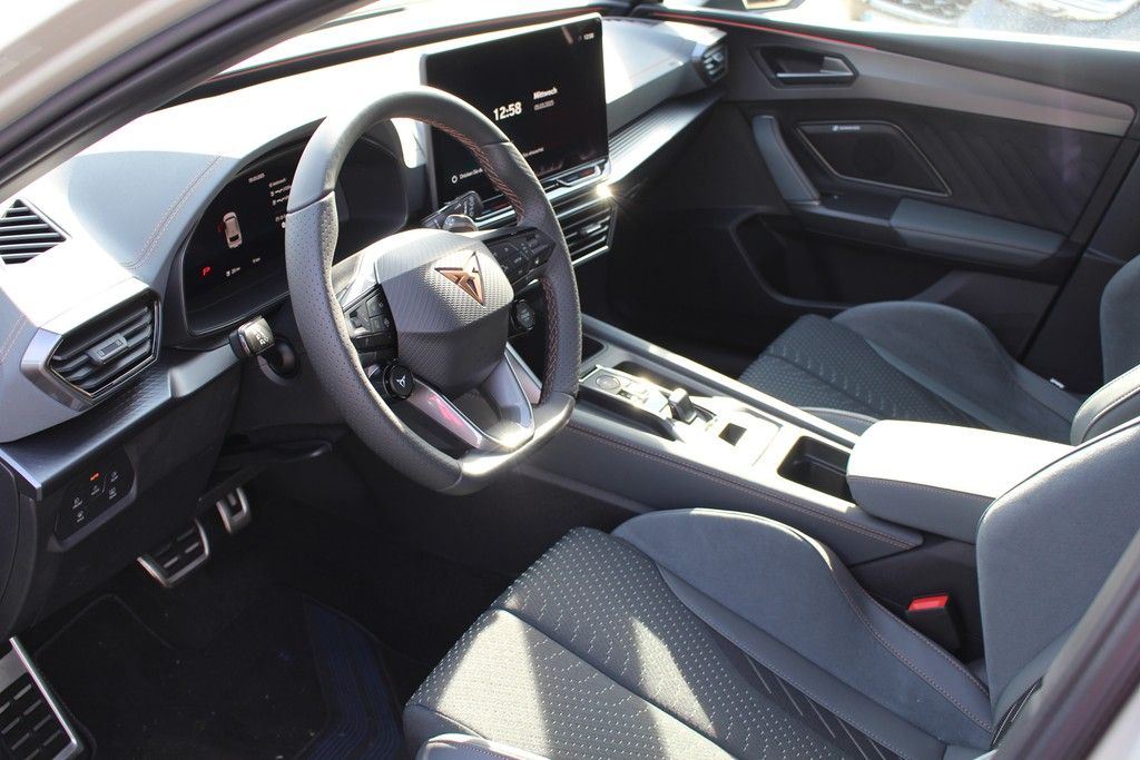 Fahrzeugabbildung CUPRA Leon Sportstourer VZ 1.5 e-Hybrid DSG Extreme