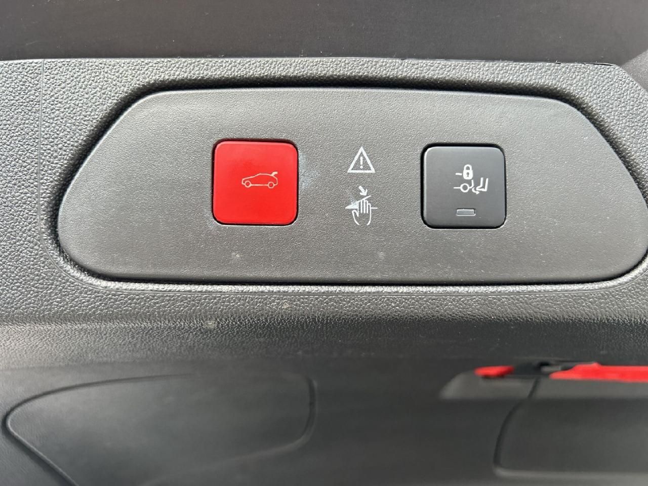 Fahrzeugabbildung Opel Grandland Business Innovation Plug-in-Hybrid