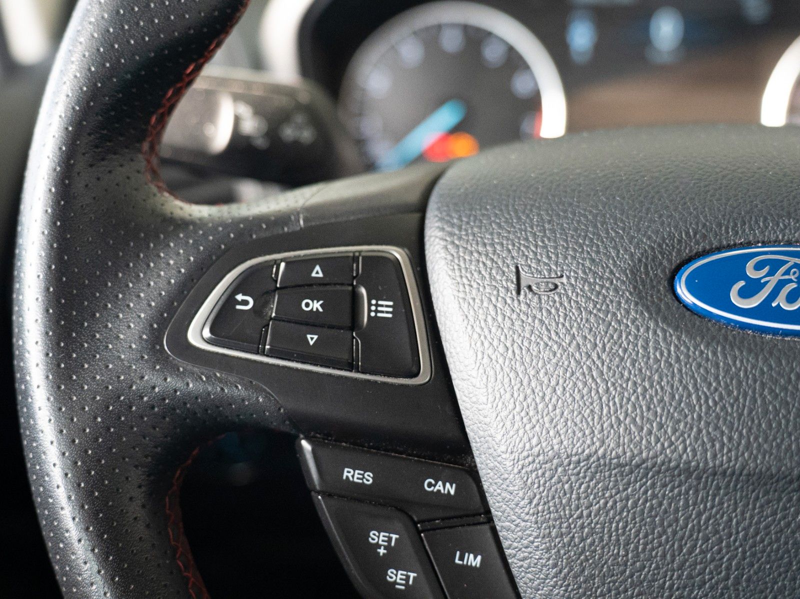 Fahrzeugabbildung Ford EcoSport ST-Line NAVI/KLIMAAUTOM./TEMPOMAT