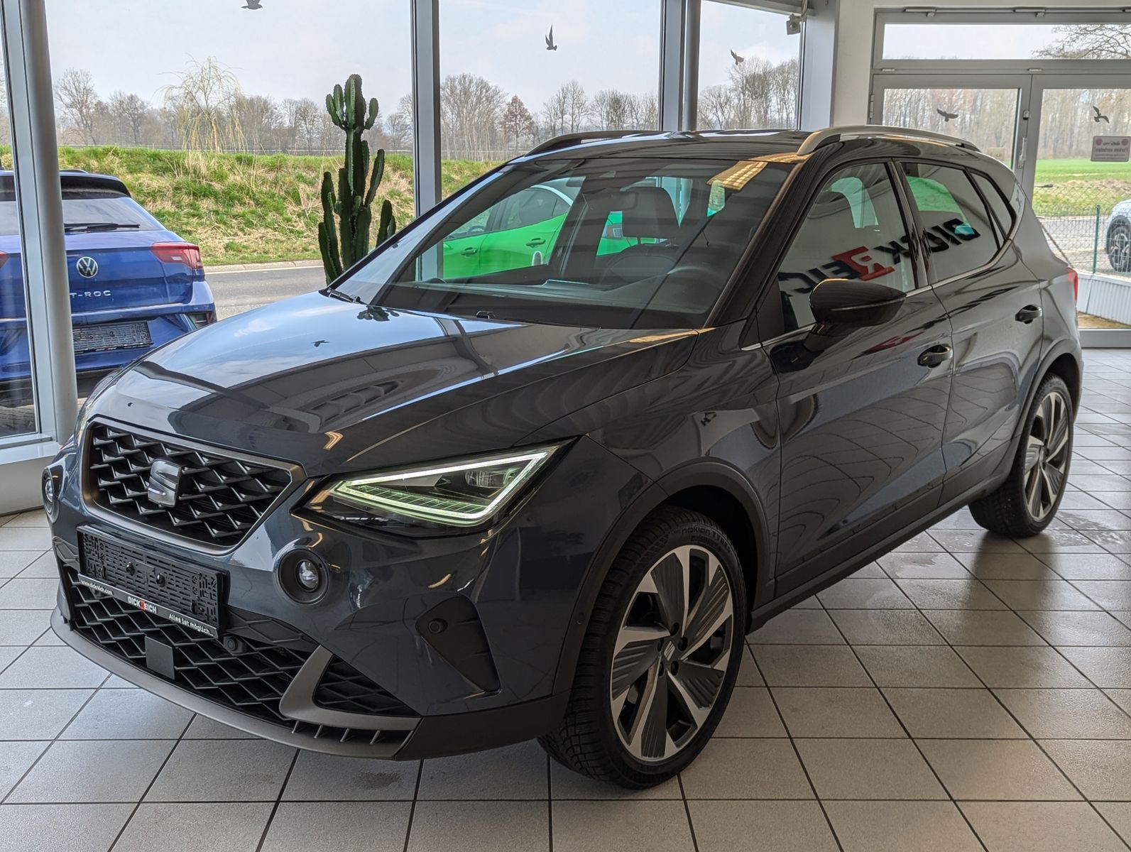 SEAT Arona 1.5 TSI DSG FR LED ACC Cam Dinamica AHK 18 - Image 3