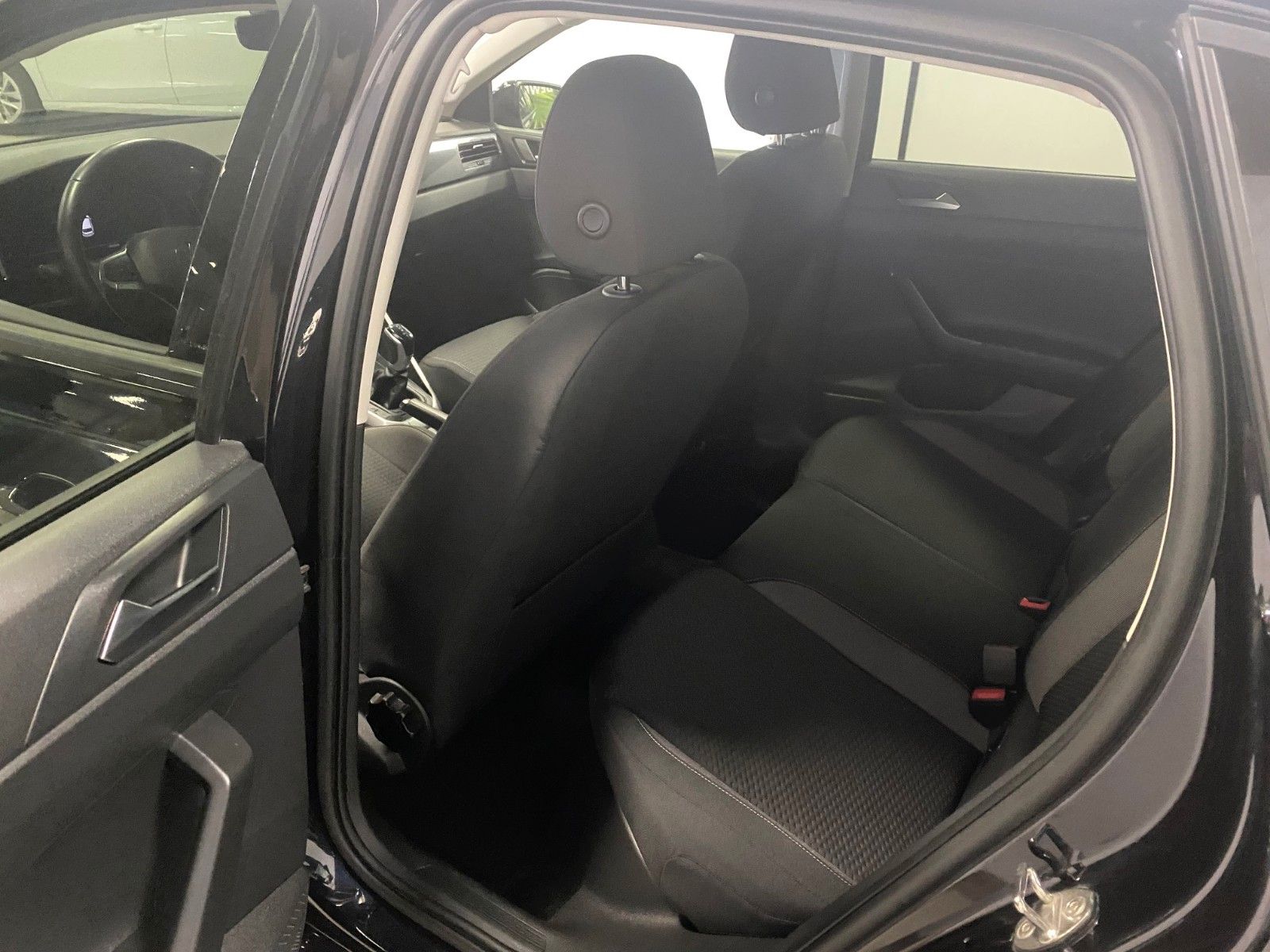 Fahrzeugabbildung Volkswagen Polo 1.0 TSI 70kW DSG Life+LED+APP CONNECT+NAVI+