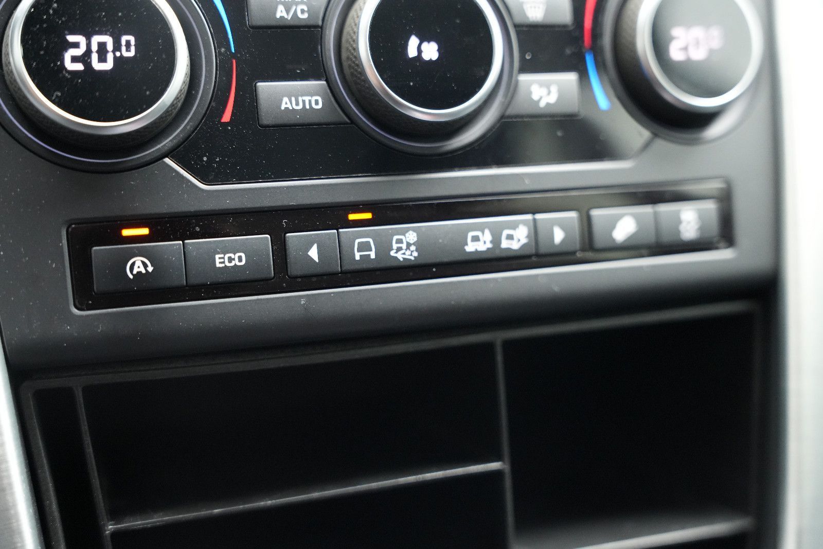 Fahrzeugabbildung Land Rover Discovery Sport SE AWD *Kamera*Navi*SHZ