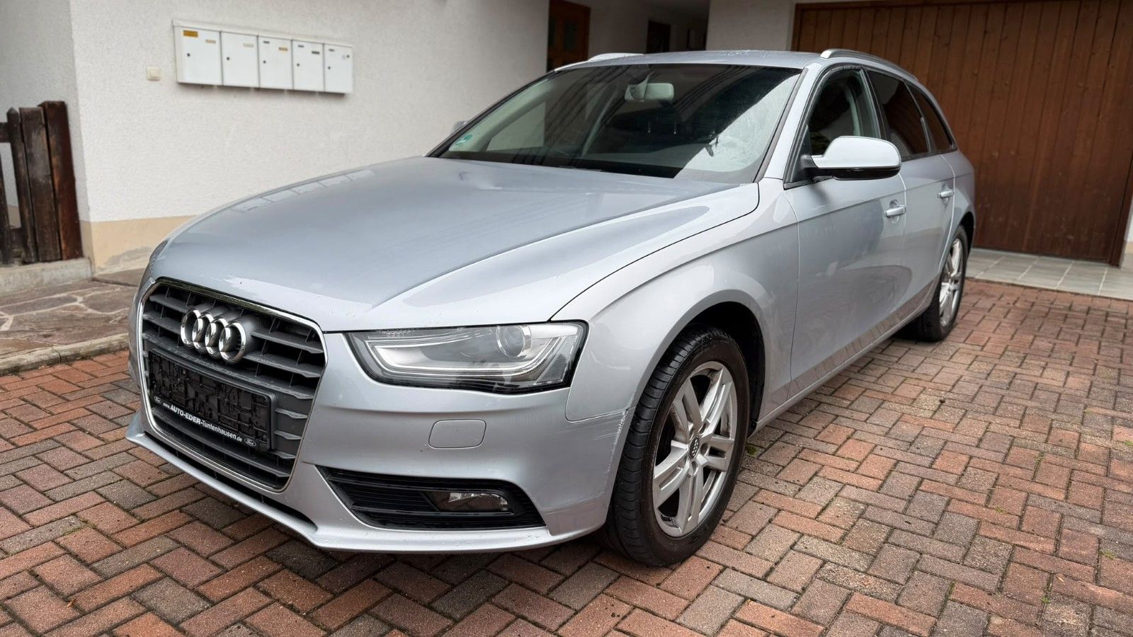 Audi A4 - 1