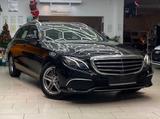 Mercedes-Benz E 220 T d Exclusive Teilleder Amb.Bel Navi RueFa - Mercedes-Benz E 220 Gebrauchtwagen in Frankfurt