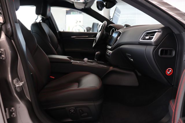 Fahrzeugabbildung Maserati Ghibli 3.0 V6 S Q4 GranSport |KAMERA|LED|CARBON