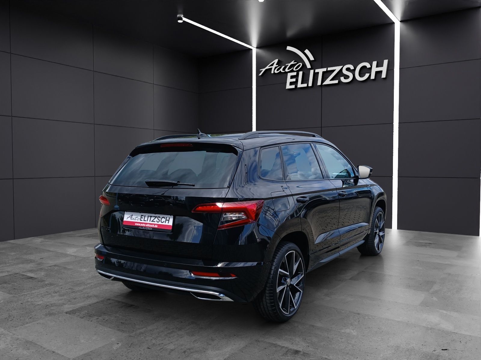 Fahrzeugabbildung SKODA Karoq TSI Sportline DSG LED AHK Navi ACC PDC SH